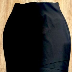Express knee length black dress skirt -size sm